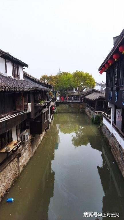 “光的海洋”成观光点~榆阳区300兆瓦光伏平价上网项目→